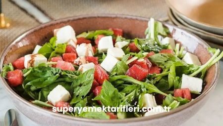 Karpuzlu ve Ezine Peynirli Salata Tarifi